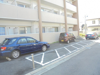 【駐車場】