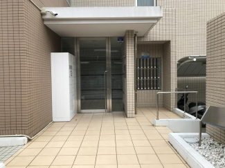 【エントランス】
