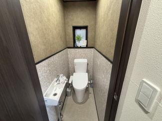 トイレ内も落ち着いた清潔感のある雰囲気。