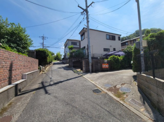 【前面道路含む現地写真】