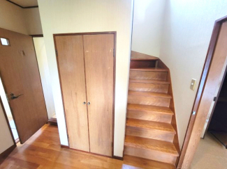 玄関すぐのクローク