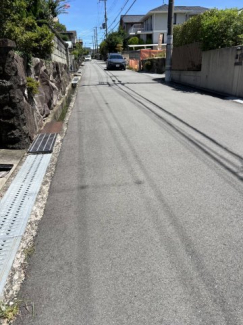 【前面道路含む現地写真】