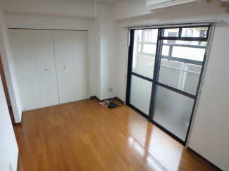 使い勝手のいい寝室です