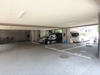 【駐車場】