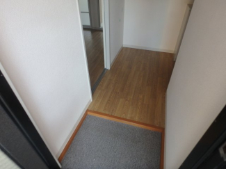 収納もある玄関です