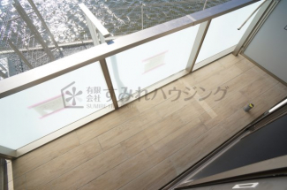 【バルコニー】