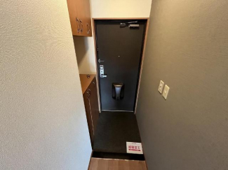 靴で汚れやすい面をアクセントクロスに