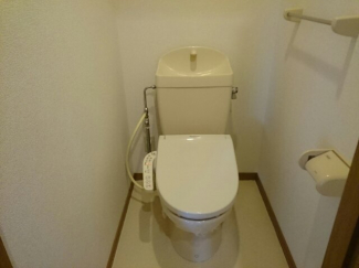 コンパクトで使いやすいトイレです