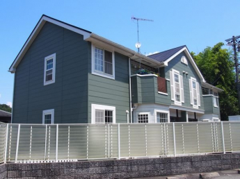 落ち着いた雰囲気の外観です