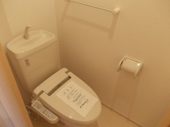 コンパクトで使いやすいトイレです