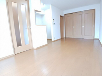 こちらの居間で趣味の時間をお楽しみください