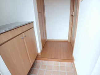 収納もある玄関です