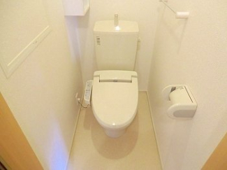 コンパクトで使いやすいトイレです