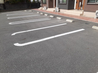 駐車場に車を止められます