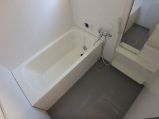 コンパクトで使いやすいお風呂です
