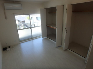 ゆったり過ごせる居間です