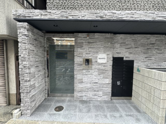 落ち着いたエントランスです