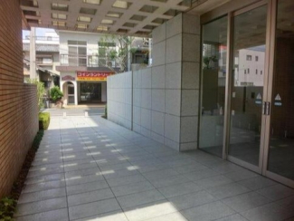 【エントランス】