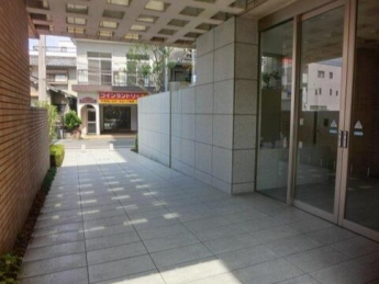 【エントランス】