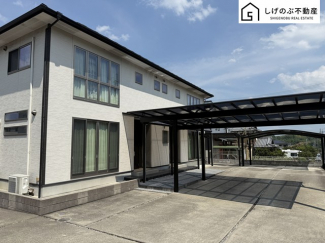 太陽光発電
蓄電池
二世帯住宅！
駐車8台可♪　カーポート付き！