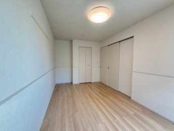 【寝室】