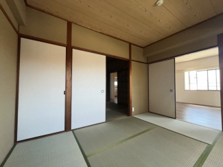 落ち着いた雰囲気の和室付きです