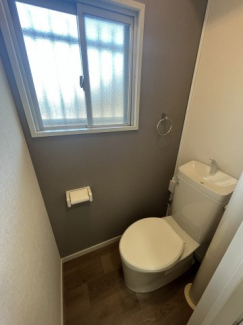 清潔感のあるトイレです
