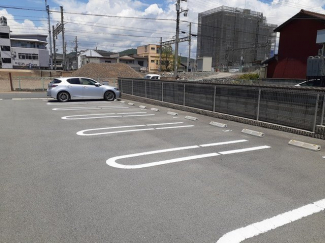 車をお持ちの方に嬉しい駐車場付きの物件です