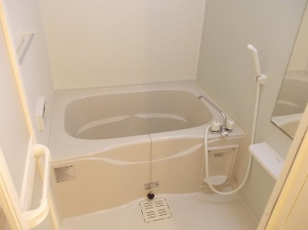 ゆったり過ごせるお風呂です