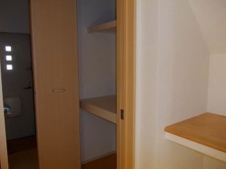 内装は落ち着いています