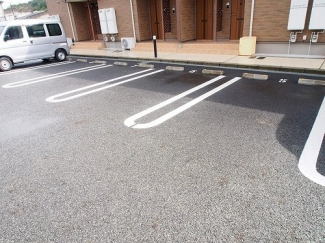 車をお持ちの方に嬉しい駐車場付きの物件です