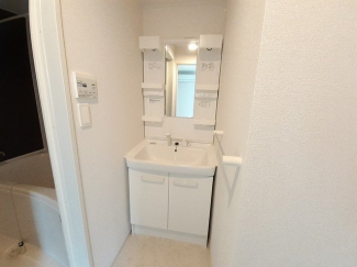 コンパクトで使いやすい洗面所