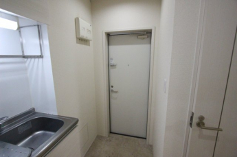 同社施工例です。明るい玄関です