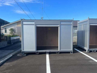 駐車場付貸コンテナの画像
