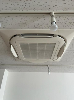 エアコン（残置物）１機は正常に作動しておりました。