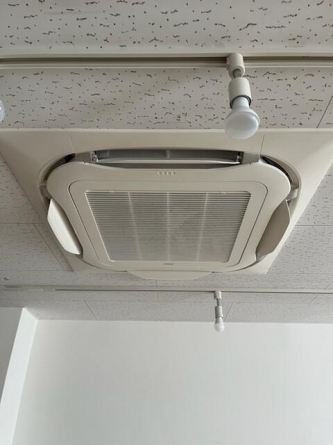 エアコン（残置物）１機は正常に作動しておりました。