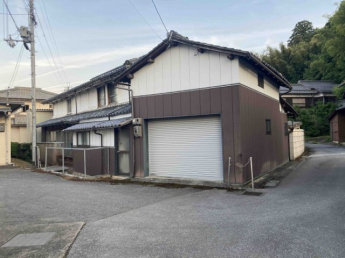 こちらは車庫になります