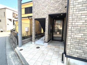 【エントランス】