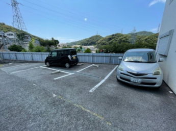 【駐車場】