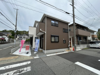 【前面道路含む現地写真】