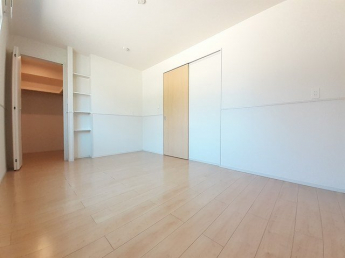 洋室6.8帖