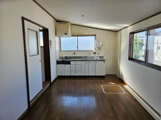 ２階　住居　キッチン　２０２３年９月撮影