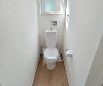２階にもトイレあります(^^)