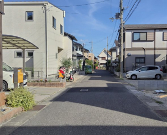 【前面道路含む現地写真】