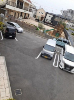 【駐車場】