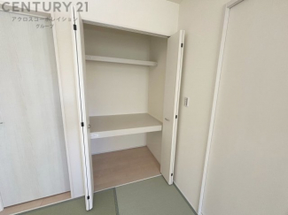 衣類やアクセサリー、小物類の収納が便利で整理整頓がしやすく、部屋の美観を保ちつつ、スペースを最大限に活用できます。衣服のしわやダメージを防ぎ、長持ちさせることができます。
