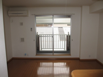 こちらの居間で趣味の時間をお楽しみください