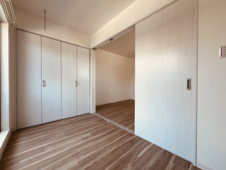 【寝室】