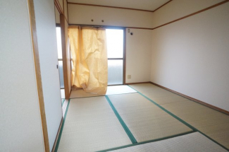 【寝室】