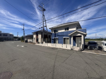 【前面道路含む現地写真】